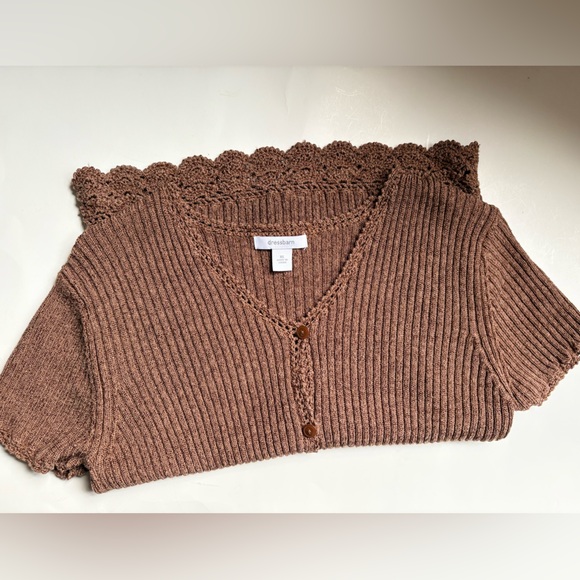 button-down blouse with details on the edges - Picture 14 of 14